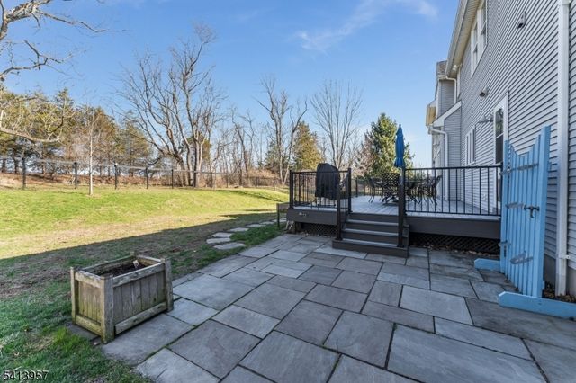 4 Cheshire Ct, Clinton Twp., NJ 08833