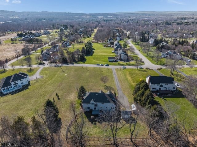 4 Cheshire Ct, Clinton Twp., NJ 08833