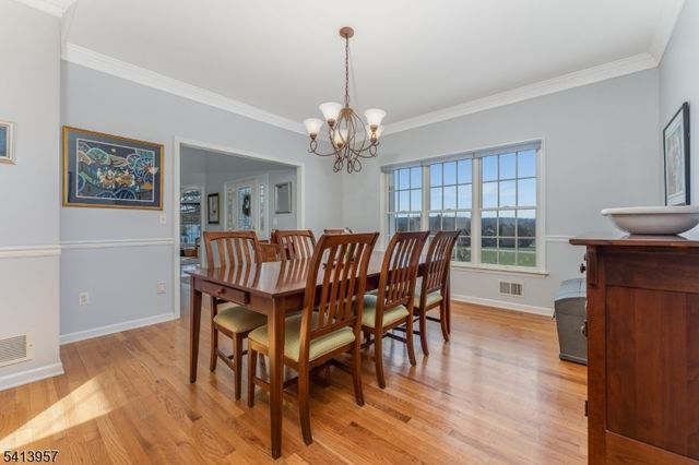 4 Cheshire Ct, Clinton Twp., NJ 08833