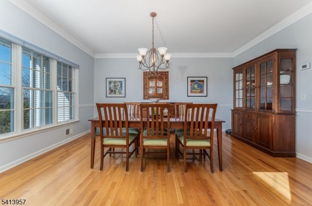 4 Cheshire Ct, Clinton Twp., NJ 08833