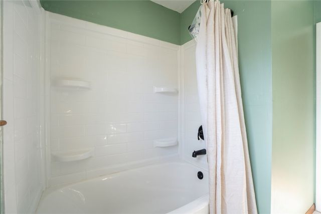 607 E 14th Street S, Newton, IA 50208