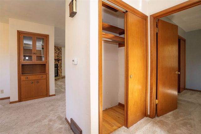 607 E 14th Street S, Newton, IA 50208