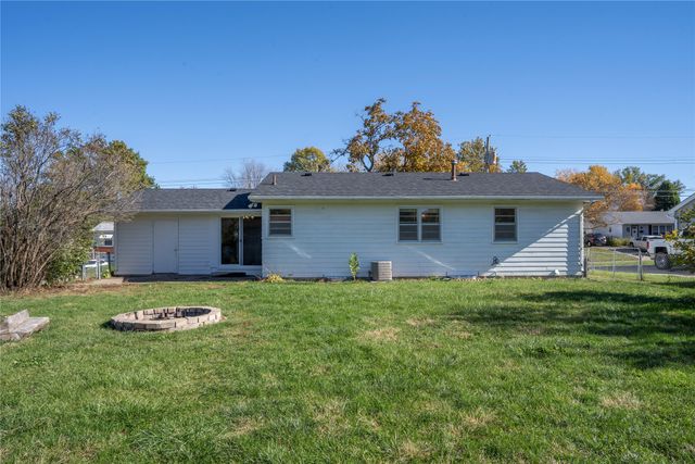 607 E 14th Street S, Newton, IA 50208
