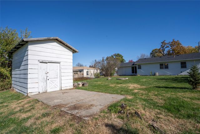 607 E 14th Street S, Newton, IA 50208