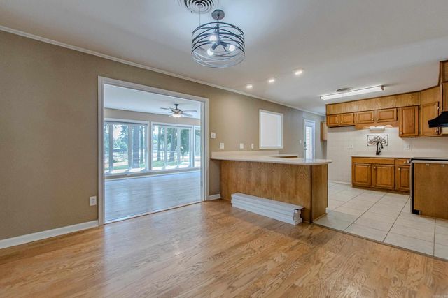 2205 W Lakeview Drive, Benton, AR 72015