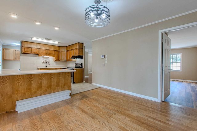 2205 W Lakeview Drive, Benton, AR 72015