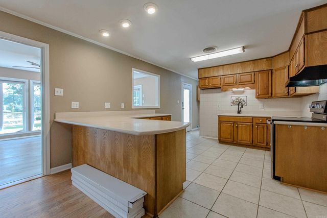 2205 W Lakeview Drive, Benton, AR 72015