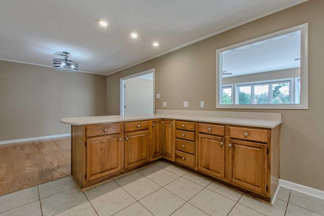 2205 W Lakeview Drive, Benton, AR 72015