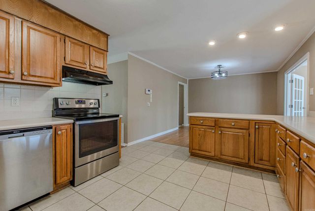 2205 W Lakeview Drive, Benton, AR 72015