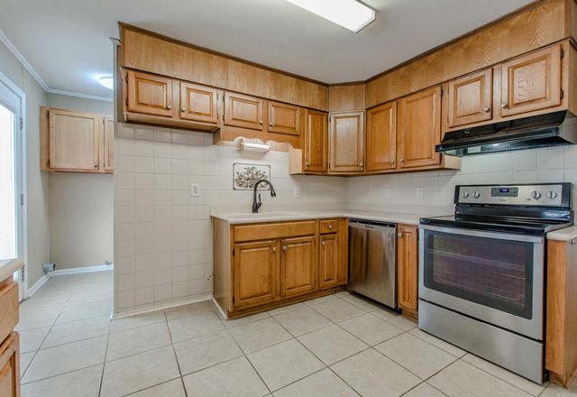 2205 W Lakeview Drive, Benton, AR 72015