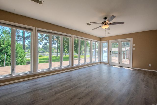 2205 W Lakeview Drive, Benton, AR 72015