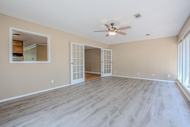 2205 W Lakeview Drive, Benton, AR 72015