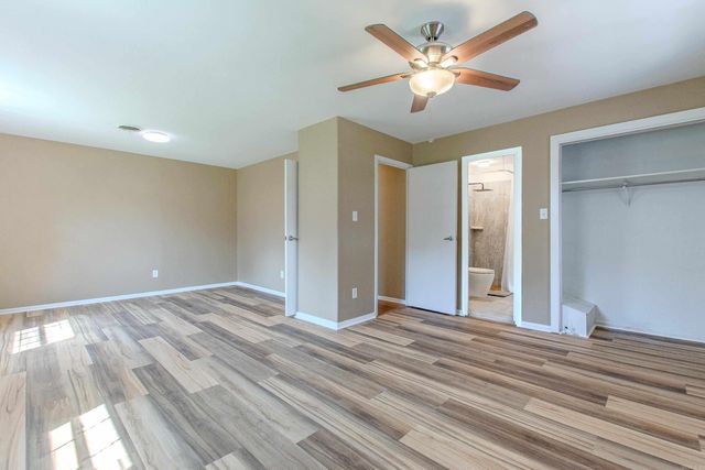 2205 W Lakeview Drive, Benton, AR 72015