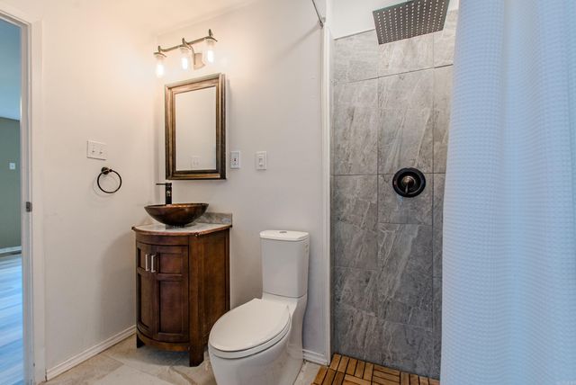 2205 W Lakeview Drive, Benton, AR 72015