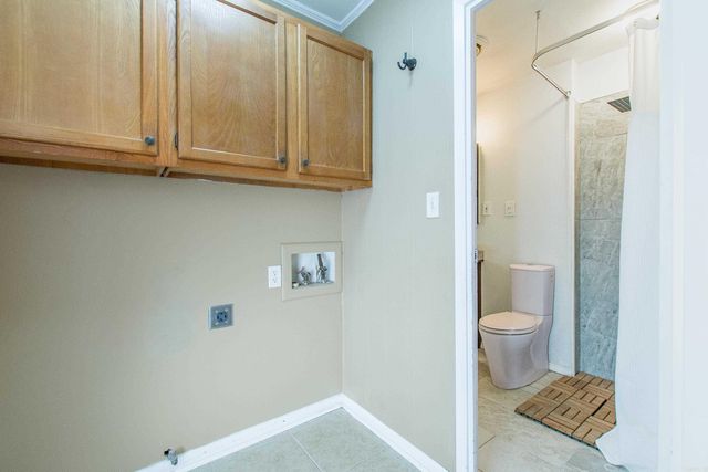 2205 W Lakeview Drive, Benton, AR 72015