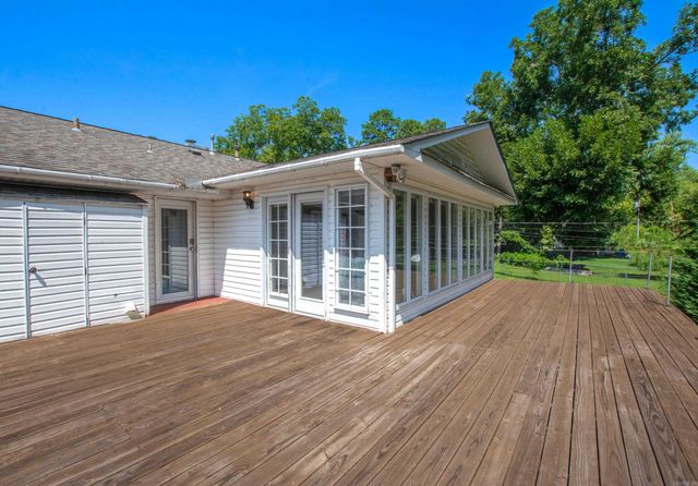 2205 W Lakeview Drive, Benton, AR 72015