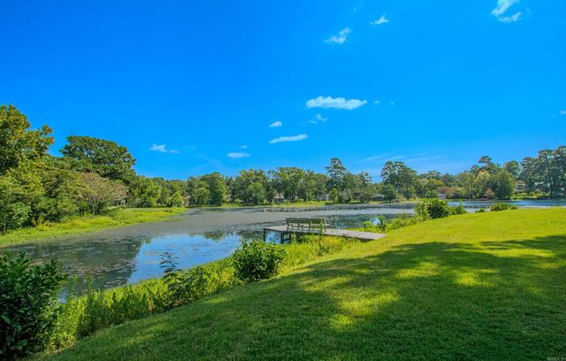 2205 W Lakeview Drive, Benton, AR 72015
