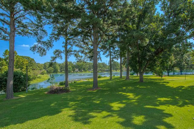 2205 W Lakeview Drive, Benton, AR 72015