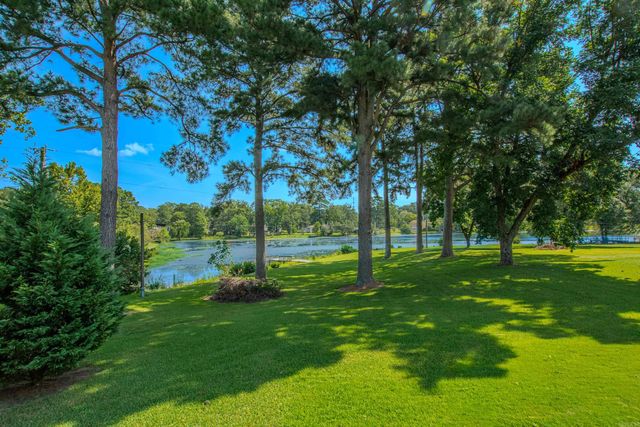 2205 W Lakeview Drive, Benton, AR 72015
