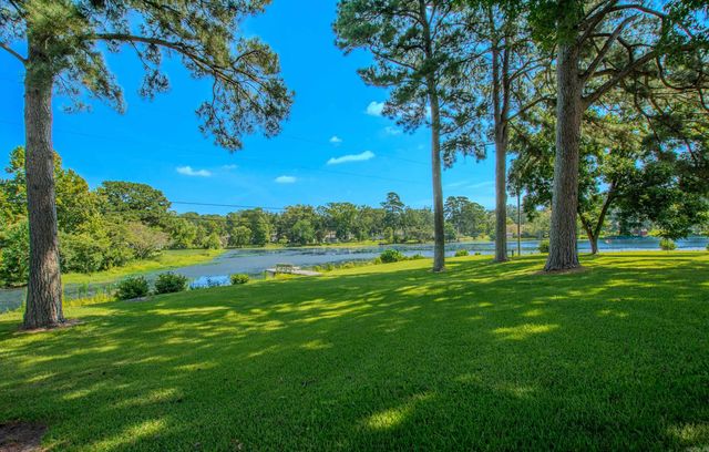 2205 W Lakeview Drive, Benton, AR 72015