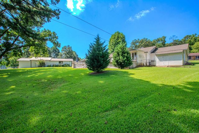2205 W Lakeview Drive, Benton, AR 72015