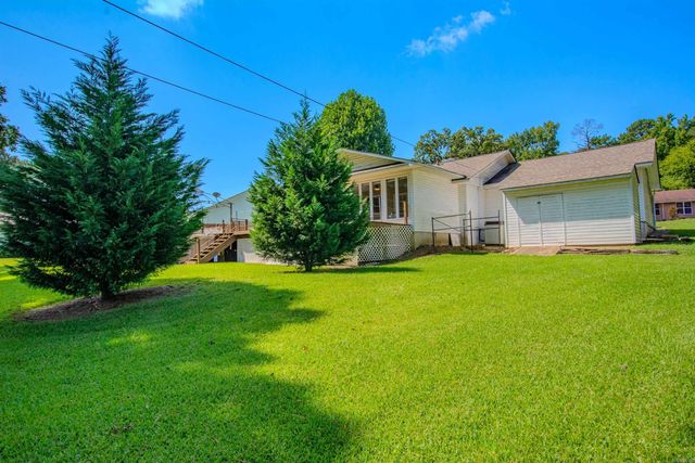 2205 W Lakeview Drive, Benton, AR 72015