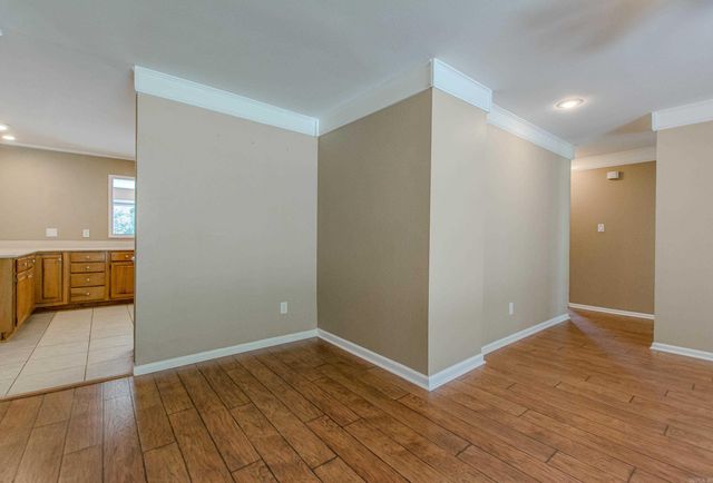 2205 W Lakeview Drive, Benton, AR 72015