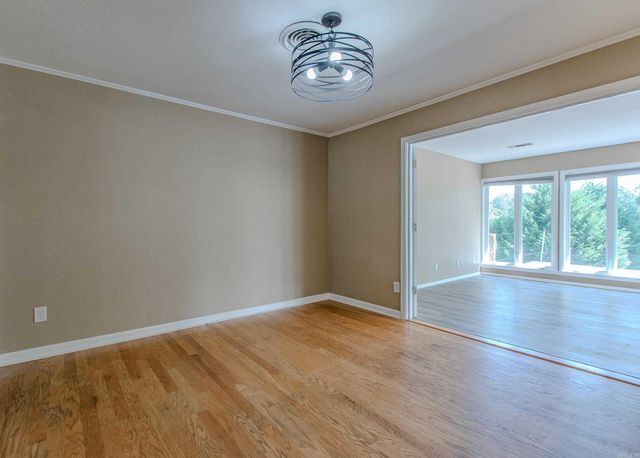 2205 W Lakeview Drive, Benton, AR 72015