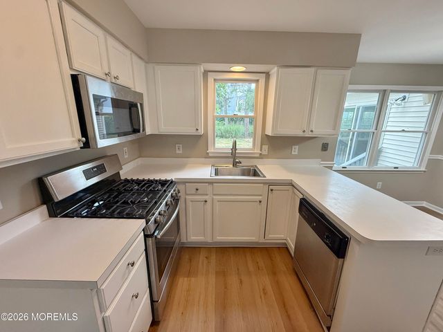 112 Lubbers Lane, Manahawkin, NJ 08050
