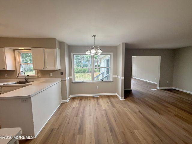 112 Lubbers Lane, Manahawkin, NJ 08050