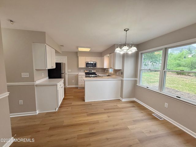 112 Lubbers Lane, Manahawkin, NJ 08050
