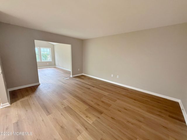 112 Lubbers Lane, Manahawkin, NJ 08050