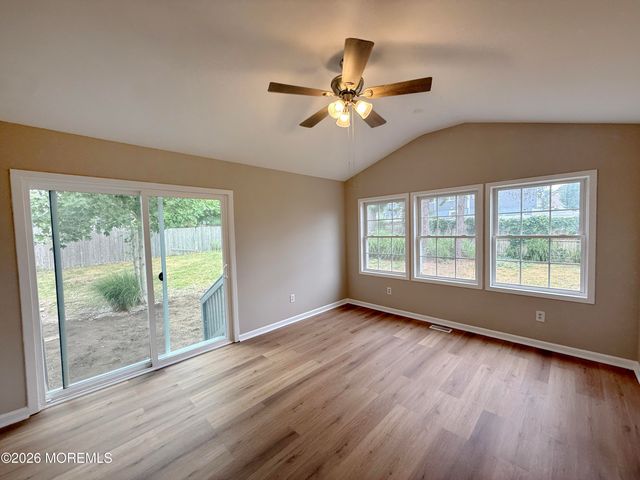 112 Lubbers Lane, Manahawkin, NJ 08050
