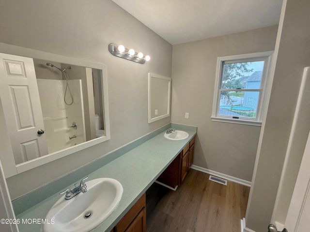112 Lubbers Lane, Manahawkin, NJ 08050