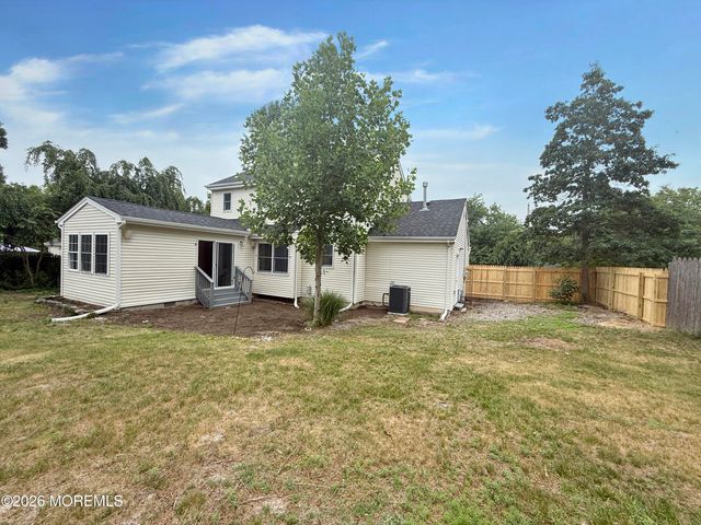 112 Lubbers Lane, Manahawkin, NJ 08050