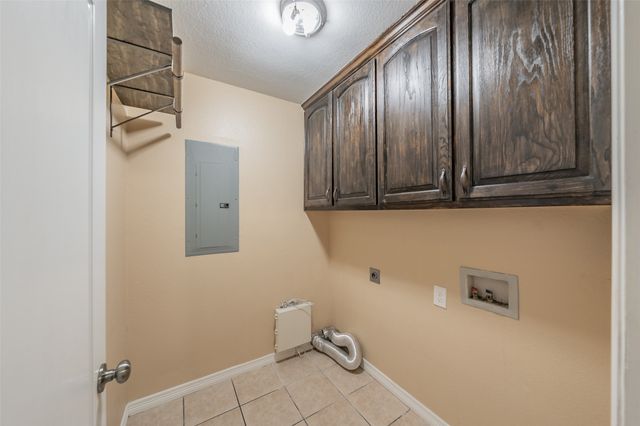 115 Pleasant Oaks Lane, Springtown, TX 76082