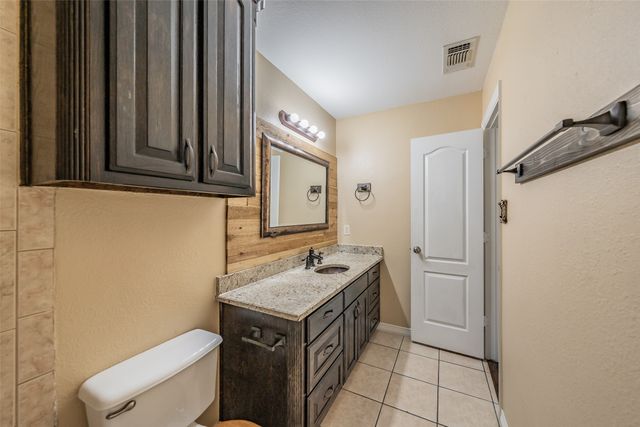 115 Pleasant Oaks Lane, Springtown, TX 76082