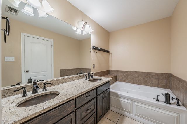 115 Pleasant Oaks Lane, Springtown, TX 76082