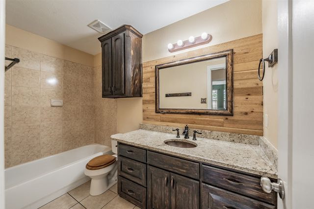 115 Pleasant Oaks Lane, Springtown, TX 76082