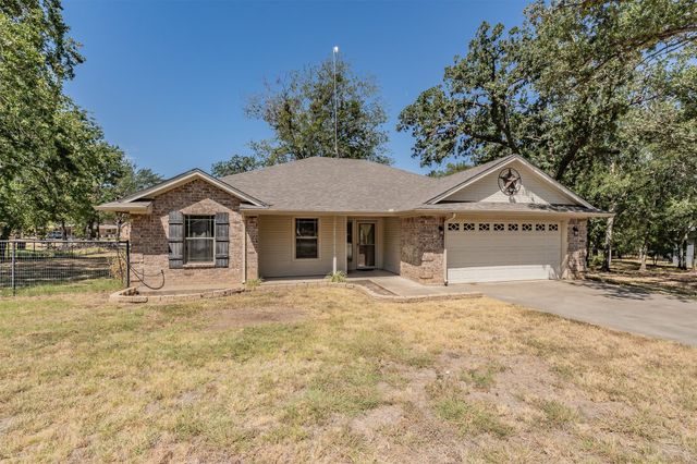 115 Pleasant Oaks Lane, Springtown, TX 76082