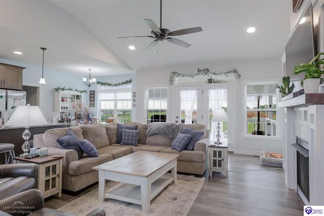 116 Carriage Hills Lane, Elizabethtown, KY 42701