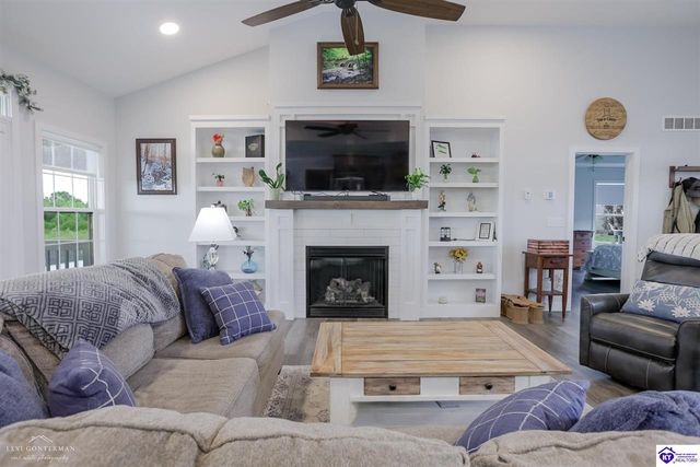 116 Carriage Hills Lane, Elizabethtown, KY 42701