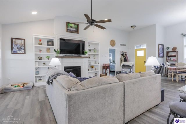 116 Carriage Hills Lane, Elizabethtown, KY 42701