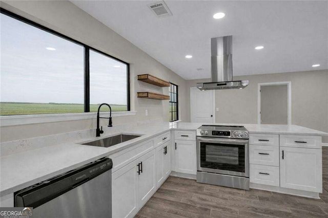 8949 Raven Drive, Jonesboro, GA 30238