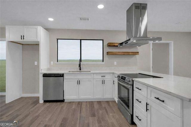 8949 Raven Drive, Jonesboro, GA 30238