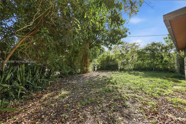 1664 NE 179th St, North Miami Beach, FL 33162