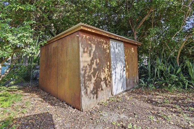 1664 NE 179th St, North Miami Beach, FL 33162