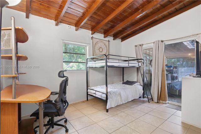 1664 NE 179th St, North Miami Beach, FL 33162