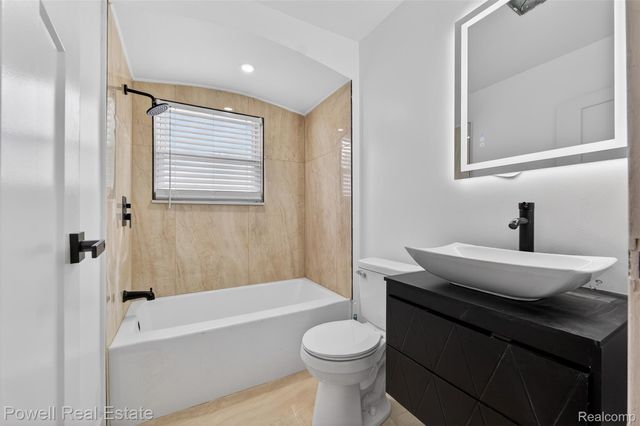 20491 Sumner, Redford Charter Township, MI 48240