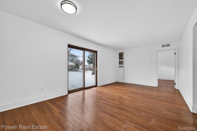 20491 Sumner, Redford Charter Township, MI 48240